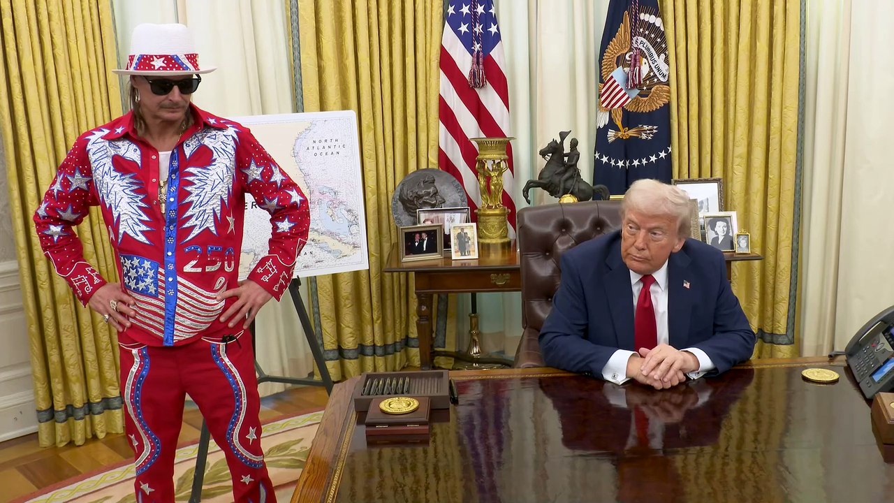 President Trump Signs an Executive Order in the Oval Office, Mar. 31, 2025