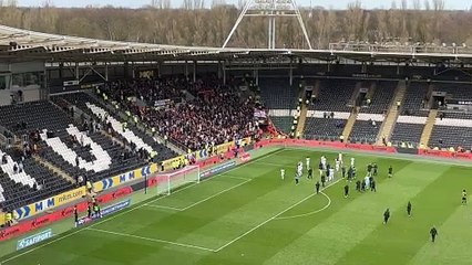 Luton's players celebrate beating Hull