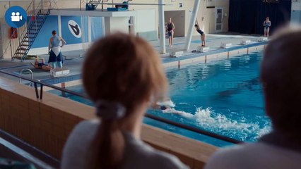 This young swimmer turns to a controversial career in cinema ..