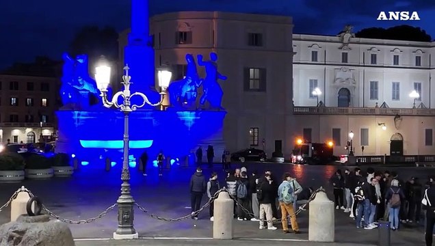 Quirinale, la fontana dei Dioscuri in blu per la Giornata Mondiale della consapevolezza dell'autismo
