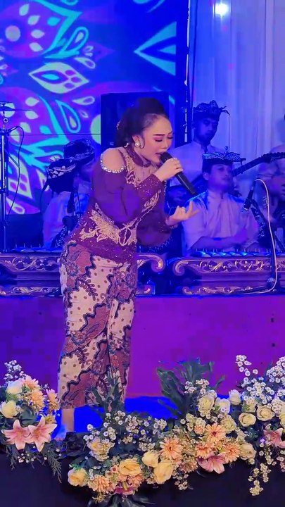 Suaranya Khas Banget, Pesona Sinden Avi Campursari Mayangkara Niken Salindry