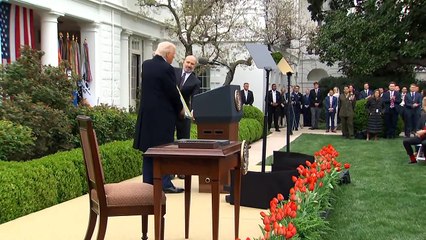 Trump diz que ‘nunca vai mudar’ políticas comerciais e que China ‘entrou em pânico’