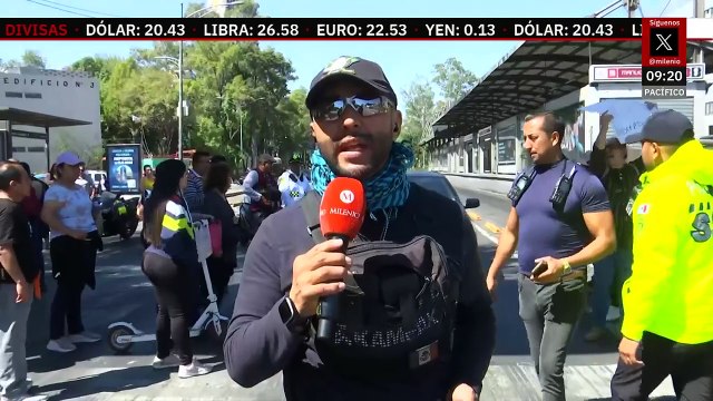 Padres de familia bloquean Insurgentes y Eje 2 Norte; exigen destitución de directora de primaria