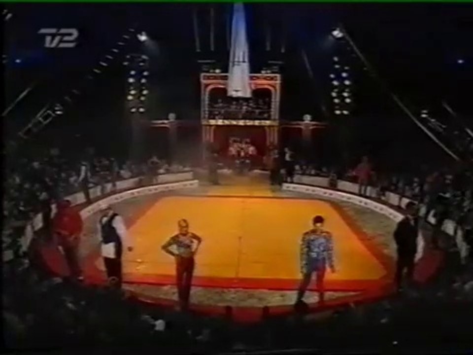 OUTRO | GALLA PROGRAM 1998 - 1. afdeling - Diana Benneweis - NORDENS STØRSTE CIRKUS | Cirkus Benneweis | TV2