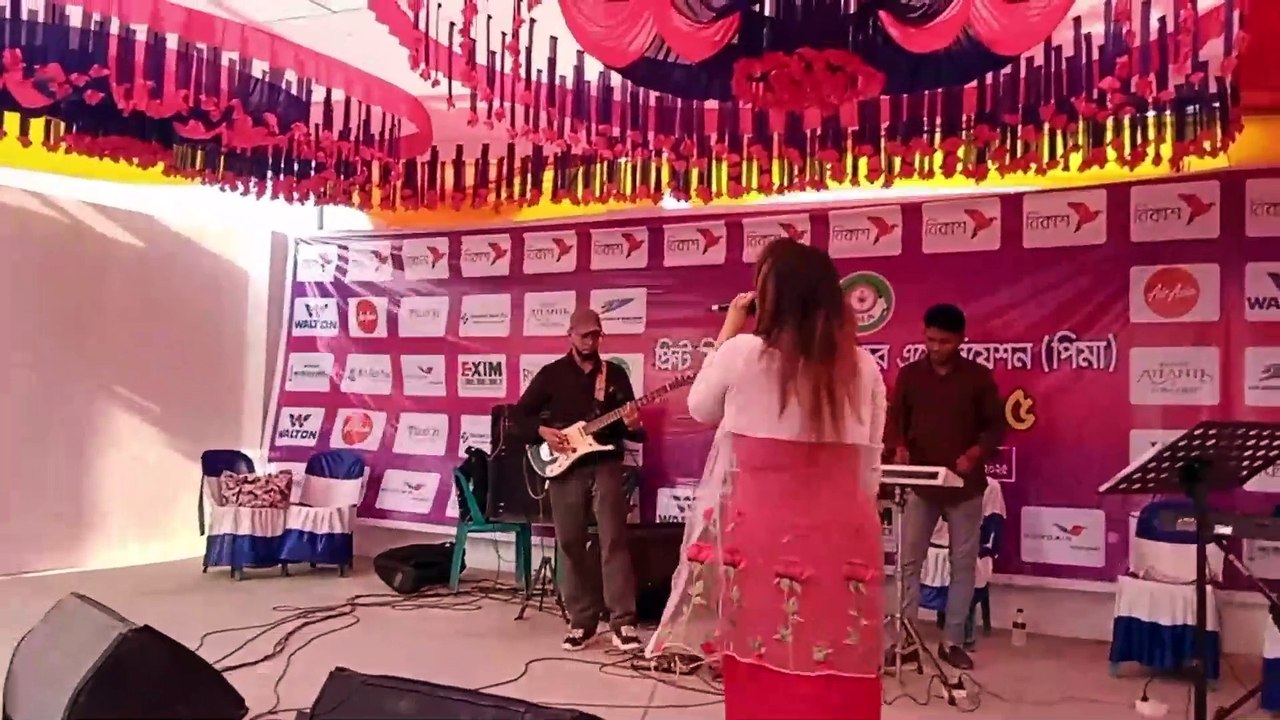 পাঙ্খা পাঙ্খা-এক নজর না দেখিলে বন্ধু দুনিয়া আন্ধার হয়,বন্ধু তুমি কই কই রে প্রাণ বুজি যায় রে