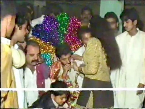 Mera pea ghar aya / my wedding day /mujra song/dance program /shadi /pakistani mujra /live music/Ishtiaq Awan mehndi program 1996