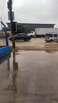 Chuva causa alagamentos na Forene e população registra transtornos