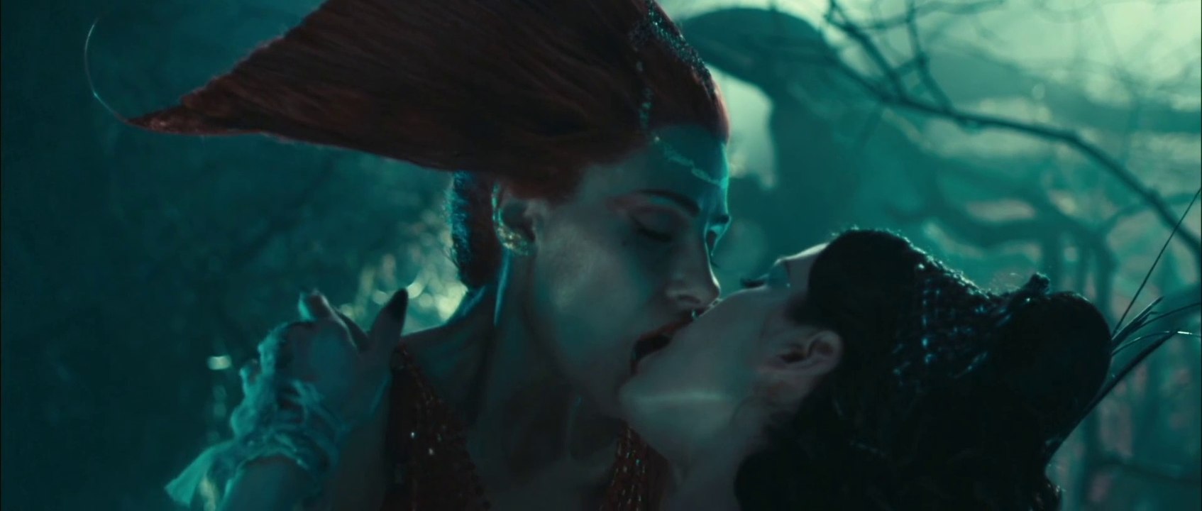 Lesbian Vampire Killers - Lesbian Vampires VS Killers  (レズビアン・ヴァンパイア・キラーズ)