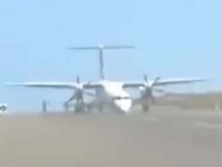 UN-Flugzeug legt Bruchlandung hin
