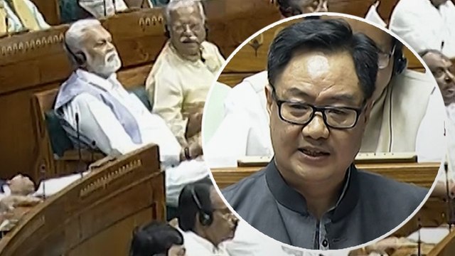 घोर हंगामे के बीच Waqf Amendment Bill पेश