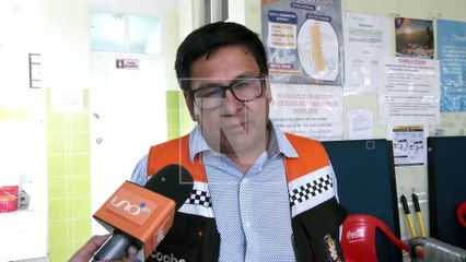 VIDEO: ¡Me arrojó la moneda! Chofer bajó de su minibús y agredió a un estudiante por pagar Bs. 1
