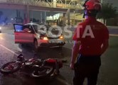 Motociclista queda lesionado tras choque en plena Fidel Velázquez
