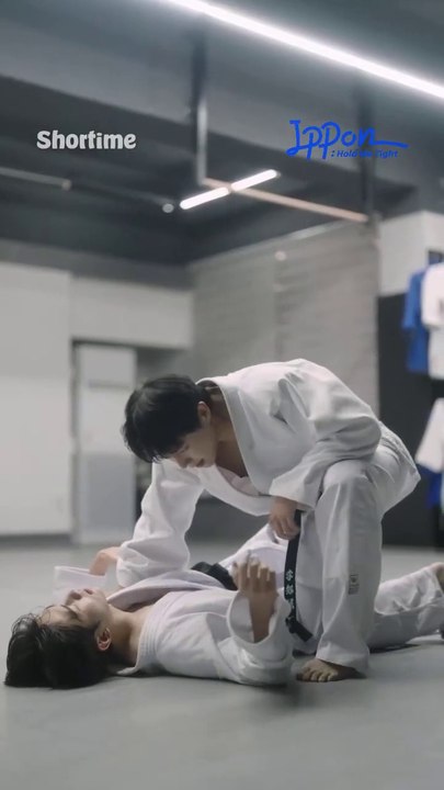 EP 1-5_IPP0N! H0LD ME T!GHT (KR BL)