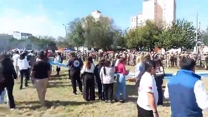 En vivo desfile en el Campo de la Cruz por la Gesta de Malvinas