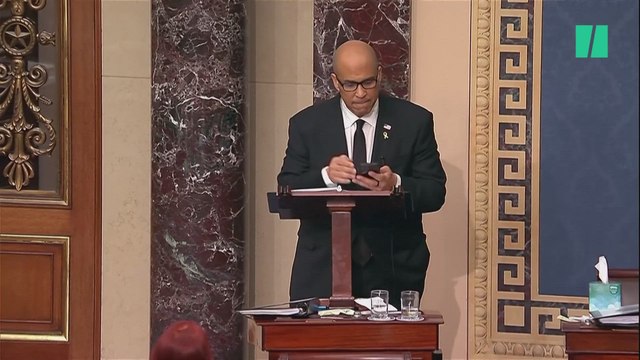 Rompe el récord del discurso más largo del Senado de Estados Unidos: 25 horas y 5 minutos sin parar de hablar