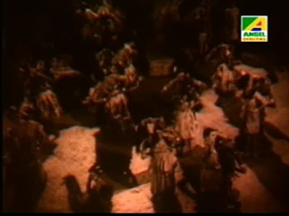 004-Part,4,Bangla Super Hit Film,Maraner Parey-Uttam Kumar-Suchitra Sen-Music,Sargam-Lyrics,Mohini Chowdhury- - 5of5