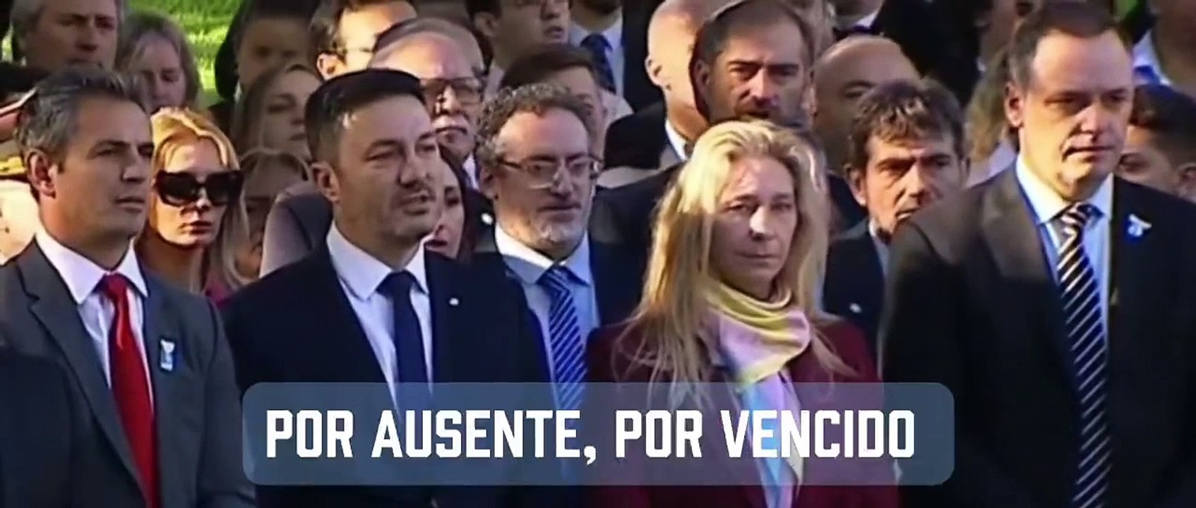 Karina Milei y Manuel Adorni no cantaron la marcha de Malvinas durante el acto: las pruebas
