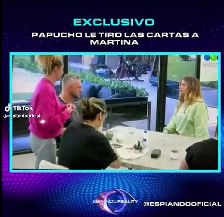 Inesperado momento dentro de la casa de Gran Hermano: Papucho le tiró las cartas a Martina y sorprendió a todos. Miralos.