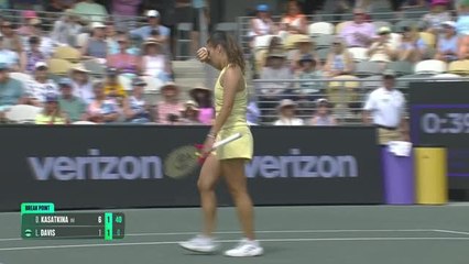 Charleston - Après son changement de nationalité, Kasatkina passe l'obstacle Davis