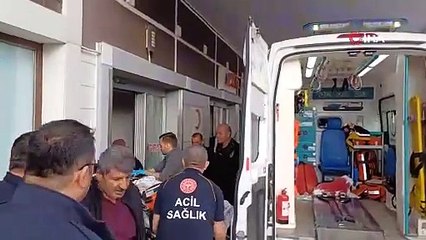 Önce 16 yaşındaki genç kızı sonra kendisini silahla vurdu
