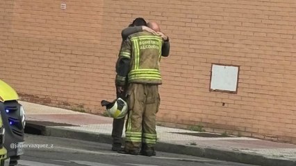 Las imágenes de los bomberos en el incendio de Alcorcón