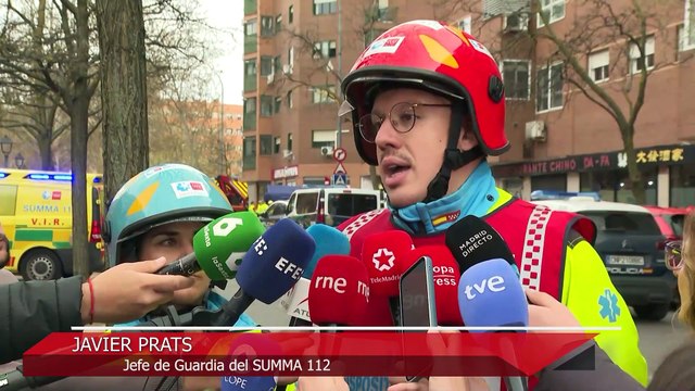 Mueren dos bomberos y 14 más están heridos en el incendio de un parking de Alcorcón (Madrid)