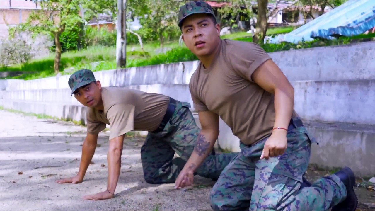 Militar se enamora de una teniente sin importarle el peligro que corría