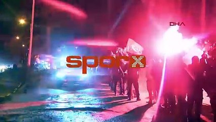 Galatasaray'a meşaleli karşılama