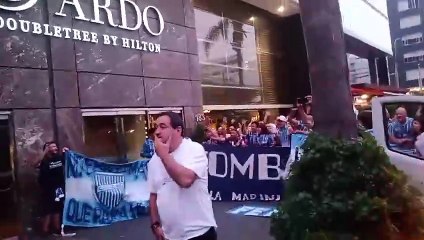 Hinchas de Godoy Cruz en Lima