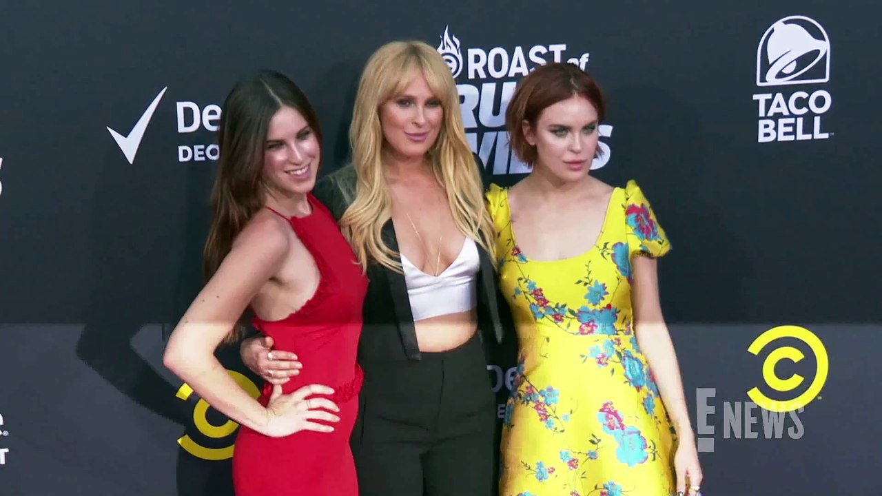 Bruce Willis and Demi Moores Adult Daughters Still Take Baths Together