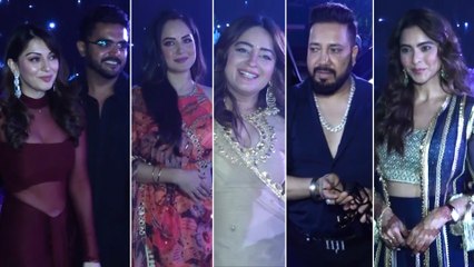Mahhi Vij और Hansika Motwani जैसे कई सेलेब्स Resham-Priyank Engagement Ceremony में बिखेरा जलवा