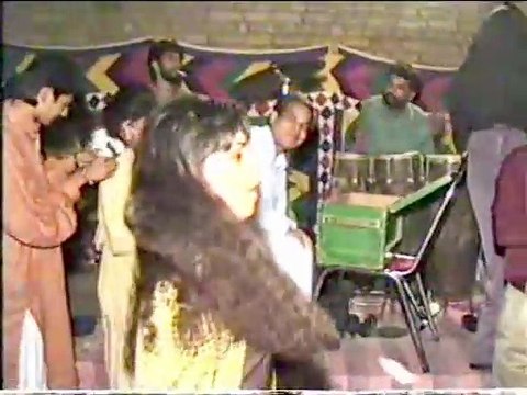tangy wala /my wedding day /mujra song/dance program /shadi /pakistani mujra /live music/Ishtiaq Awan mehndi program 1996