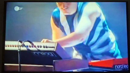 KYLIE MINOGUE - 2 Hearts (Wetten Dass December 8, 2007)