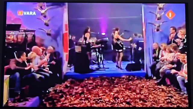 KYLIE MINOGUE - 2 Hearts (Mooi Weer De Leeuw 2007)