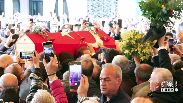 BU DÜNYADAN BİR VOLKAN KONAK GEÇTİ: Sevenleri Trabzon Maçka'daki kabrini ziyaret ediyor