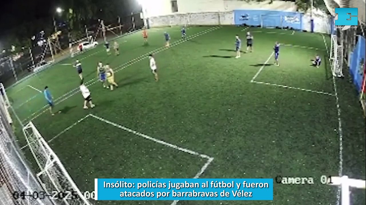 Insólito: policías jugaban al fútbol y fueron atacados por barrabravas de Vélez