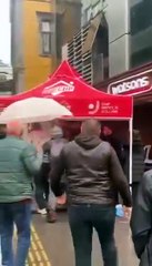 CHP’nin İmamoğlu kampanyası Trabzon’u karıştırdı: Caddede birbirlerine girdiler, 1 kişi bıçaklandı