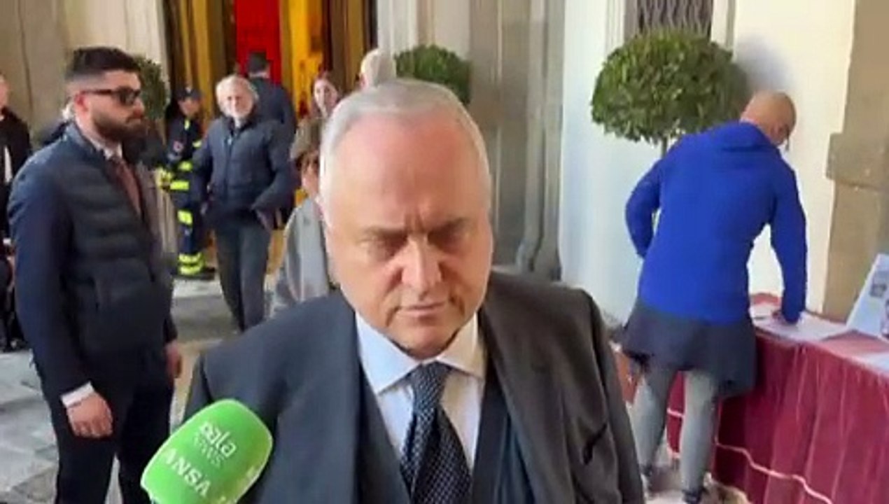 Suor Paola, le parole di Lotito all'uscita della camera ardente