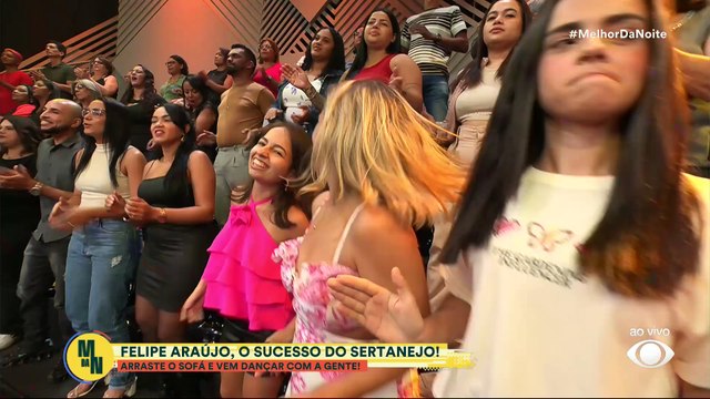 Felipe Araújo canta Body Splash no palco do Melhor da Noite | Melhor da Noite