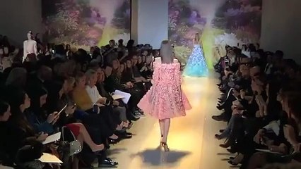 زويا تنقل لكم بالفيديو عرض أزياء زهير مراد في باريس