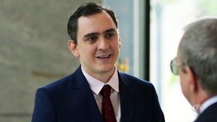 Lino se disfarça de ricaço para acessar cofre de Lola | Beleza Fatal