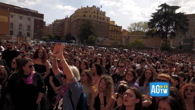 Roma Sapienza, in migliaia alla manifestazione contro i femminicidi