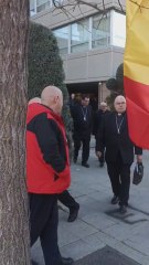 Un grupo de franquistas insulta a los obispos por "no defender" el Valle de los Caídos: "¡Judas!"