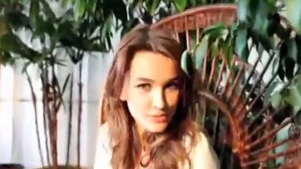 gheir برفقة بوبي براون في كواليس عروض نيويورك