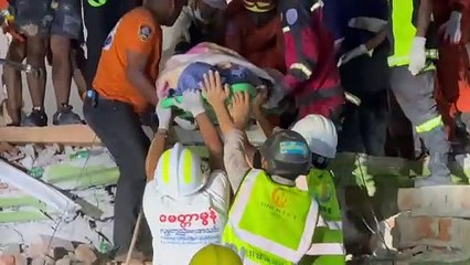 Milagros y pérdidas, seis días después del terremoto que devastó Birmania