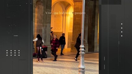 VIDEO: ¡Increíble! Abuelita se luce bailando al ritmo de Michael Jackson en la Plaza 14 de Septiembre
