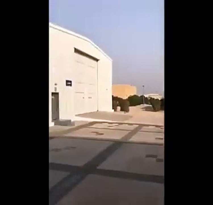 بالفيديو.. اصطدام محرك طائرة “طيران الجزيرة” بمنطاد أثناء عودتها من الرياض إلى الكويت