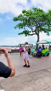 Moço do Te Amo erra feio, mas volta atrás e presenteia seguidora