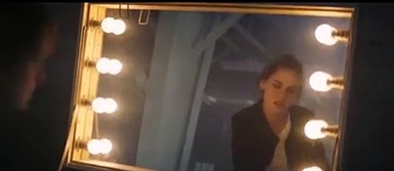 كريستن ستيوارت تتحدث عن حقيبة "غابرييل" بروح كوكو شانيل