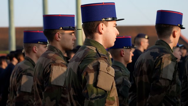 Ils ont choisi de s’engager dès 16 ans pour réparer les hélicoptères de l'armée